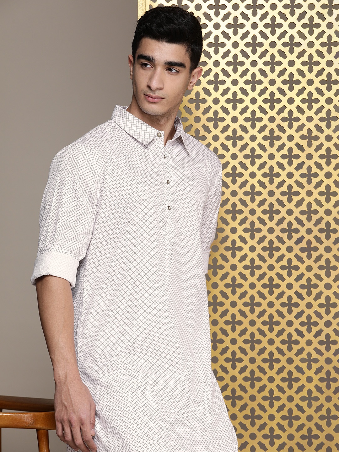 

House of Pataudi Checked Regular Jashn Kurta with Pathani Salwar, Off white