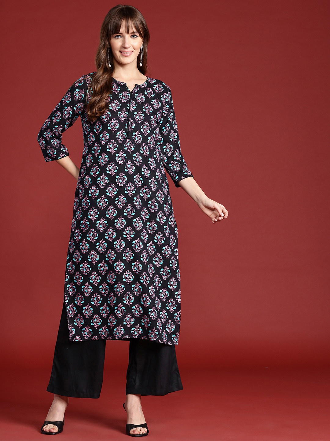 

Anouk Floral Printed Kurta With Palazzos, Black