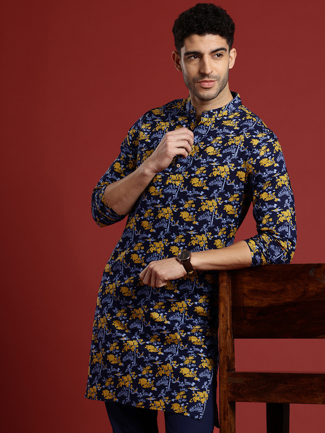 

Anouk Floral Printed Regular Pure Cotton Kurta With Trousers, Navy blue
