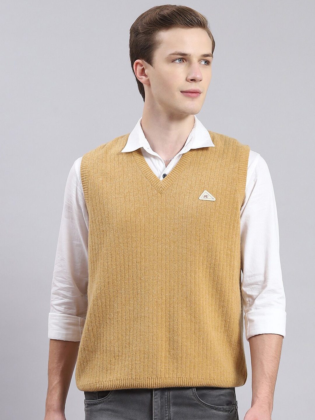 

Monte Carlo V-Neck Woollen Sweater Vest, Brown