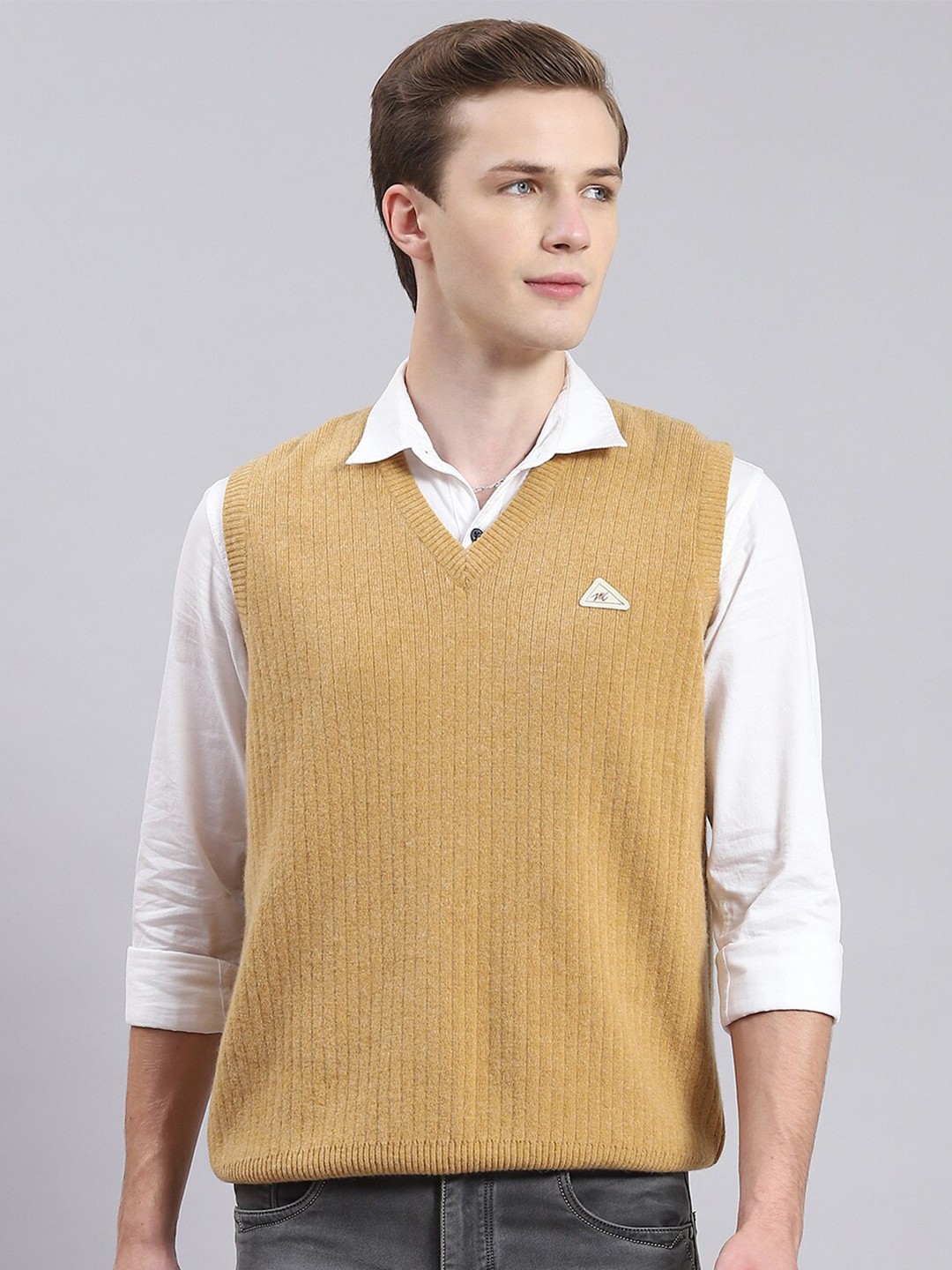 

Monte Carlo V-Neck Woollen Sweater Vest, Brown