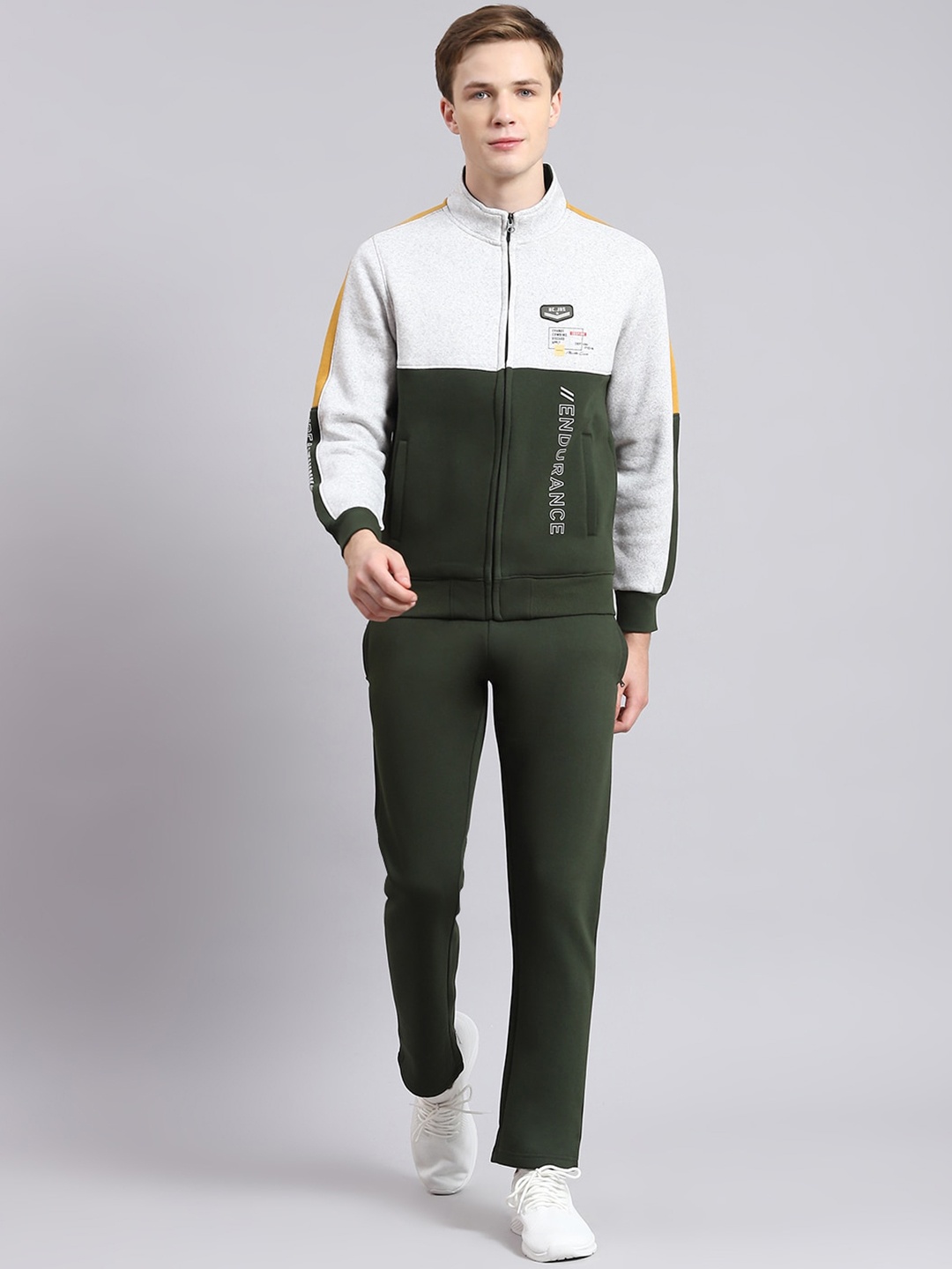 

Monte Carlo Colourblocked Mid-Rise Sweatshirt With Track Pants, Olive