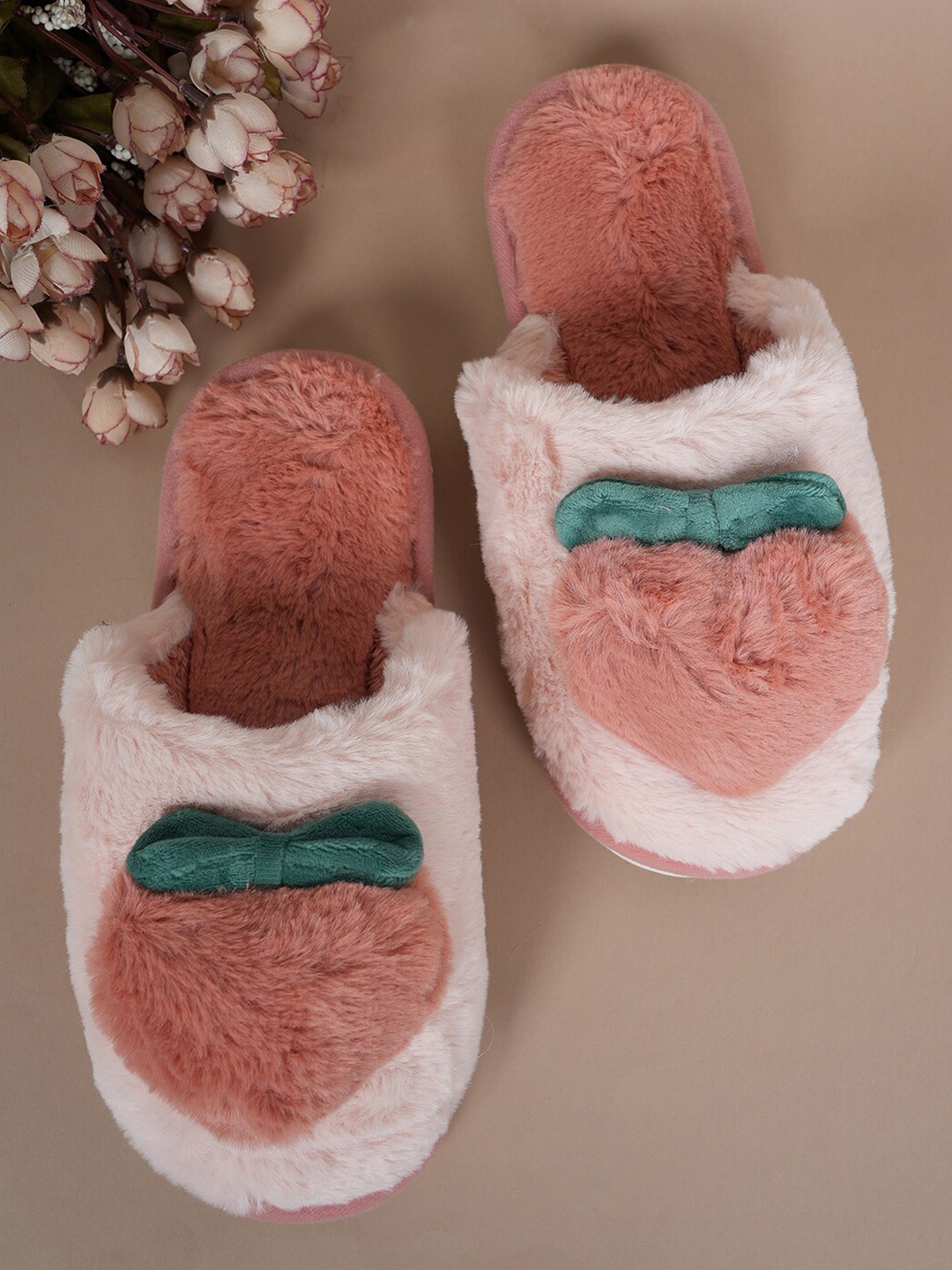 

Walkfree Unisex Self Design Fur Room Slippers, Peach