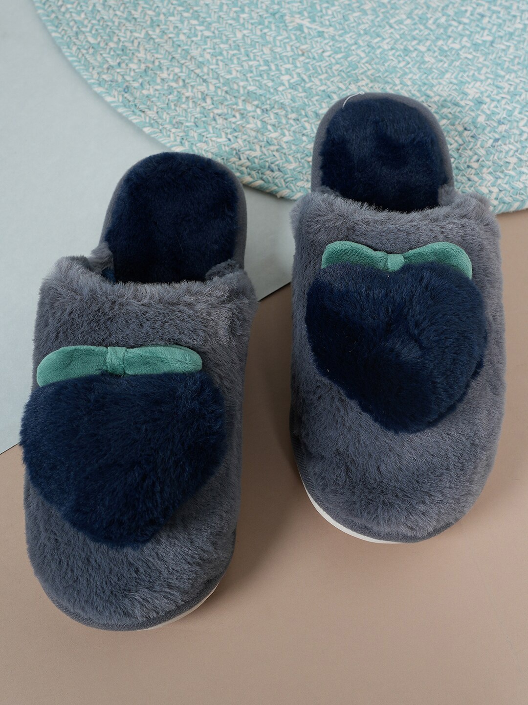 

Walkfree Unisex Embellished Fur Room Slippers, Grey