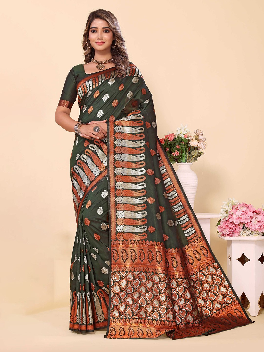 

Mitera Ethnic Motifs Woven Design Zari Detail Banarasi Saree, Green