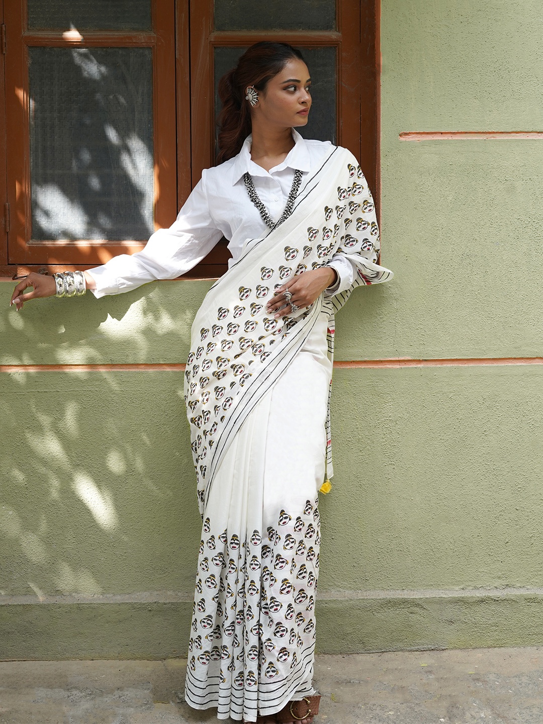 

TEEJH Block Printed Mulmul Cotton Saree, White