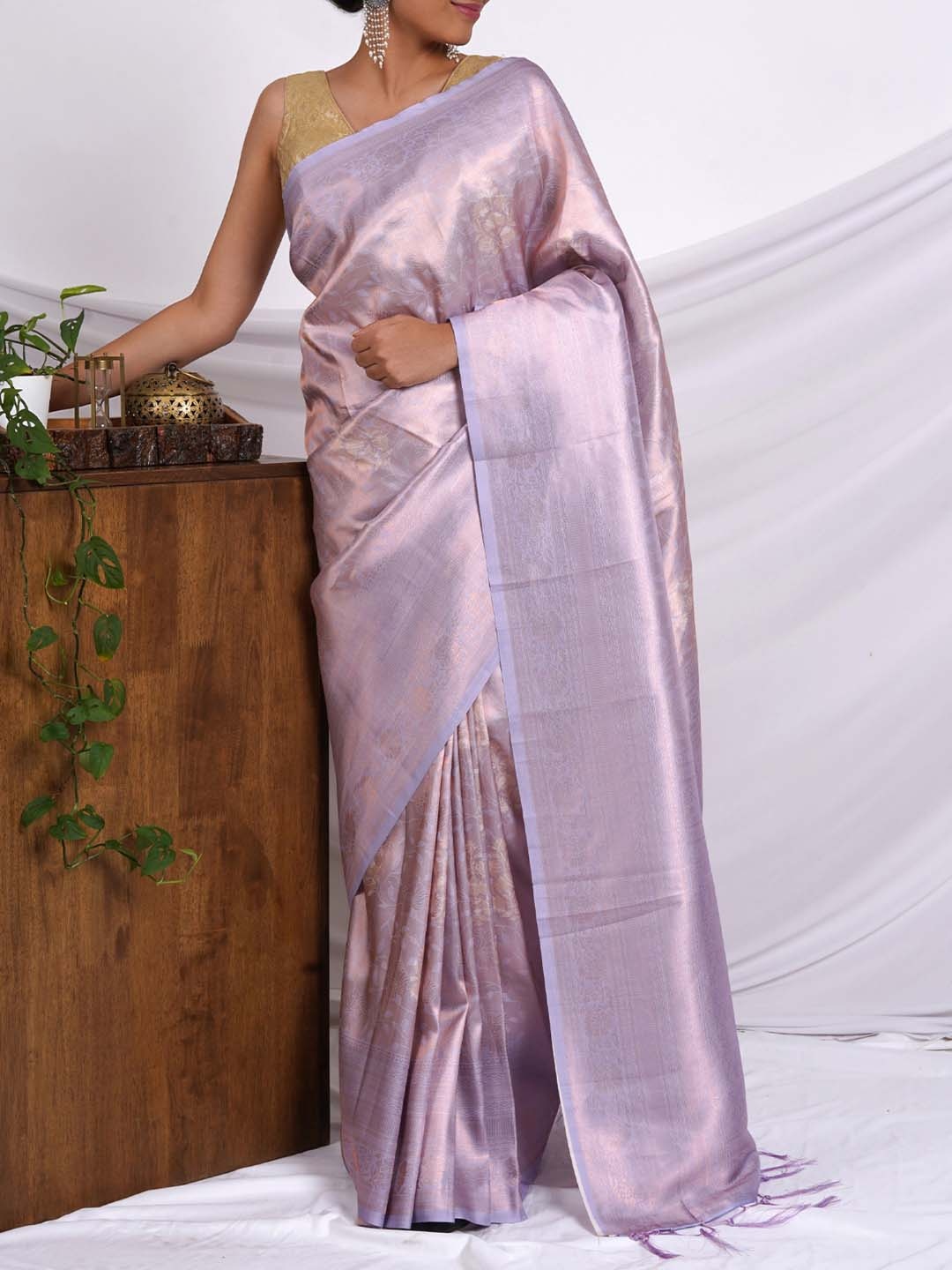 

TEEJH Floral Woven Design Festive Saree, Purple