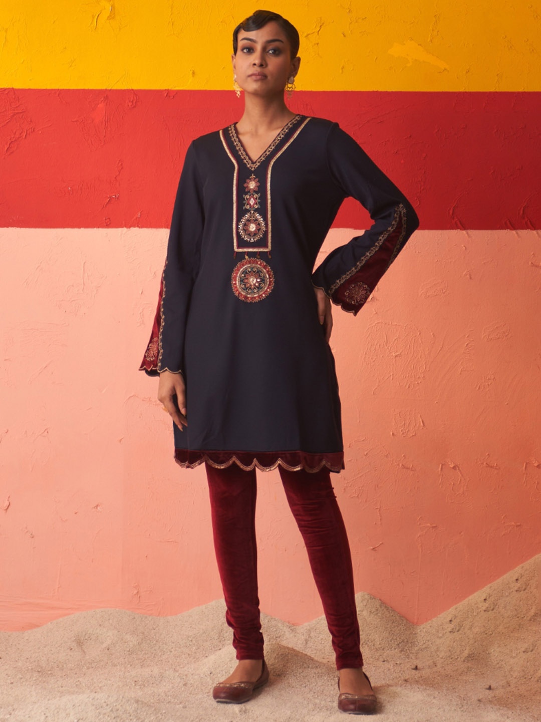 

Lakshita Ethnic Motifs Embellished Sequinned Woollen Kurta, Navy blue