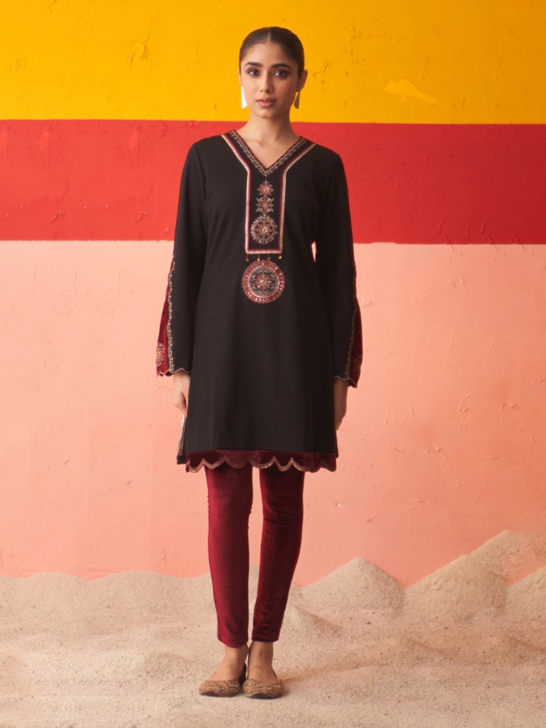 

Lakshita Ethnic Motifs Embroidered Bell Sleeves Sequinned Woollen Kurta, Black