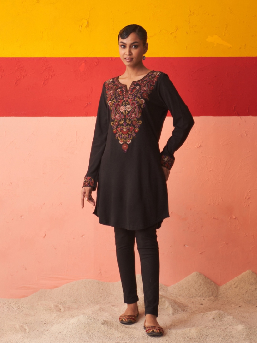 

Lakshita Ethnic Motifs Yoke Design Thread Work Woollen Straight Kurta, Black