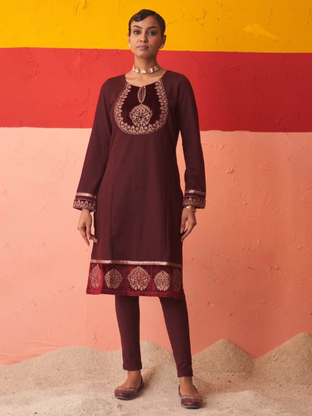 

Lakshita Ethnic Motifs Embroidered Woollen Kurta, Maroon