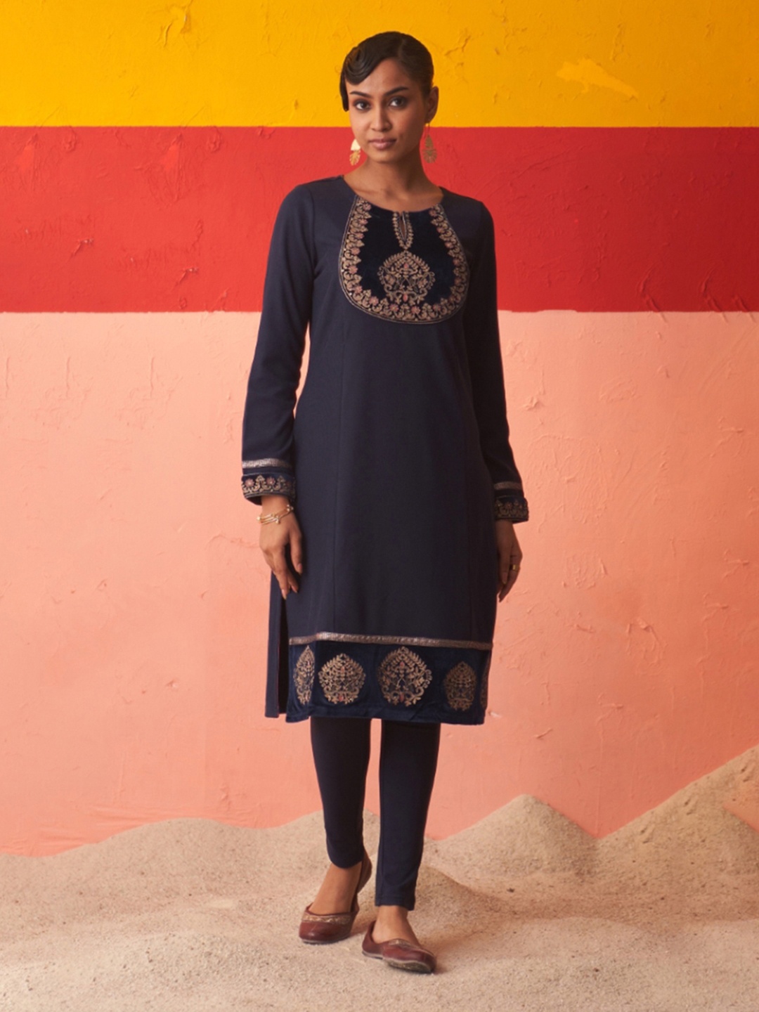 

Lakshita Ethnic Motifs Embroidered Woollen Kurta, Navy blue