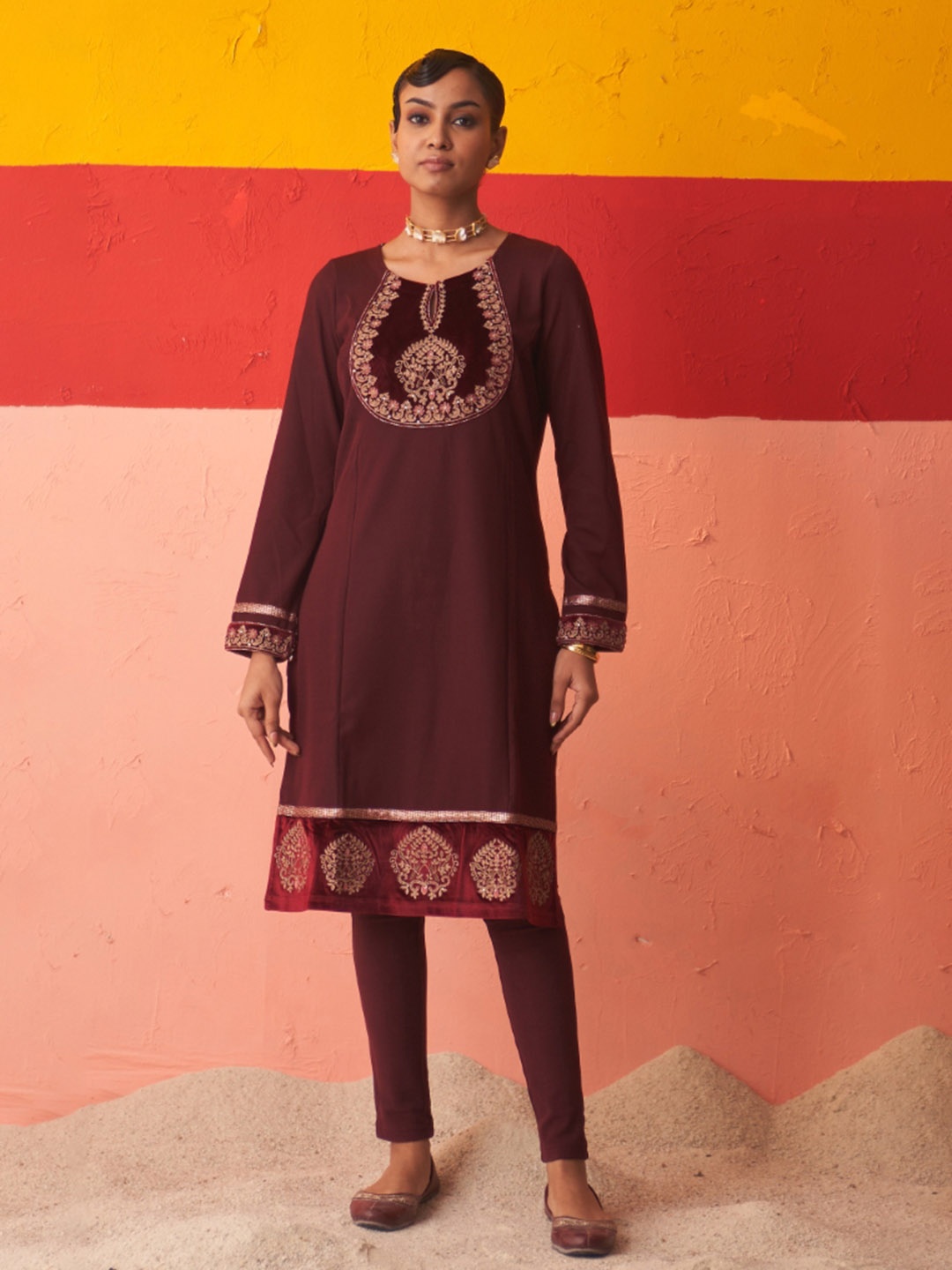 

Lakshita Ethnic Motifs Embroidered Woollen Kurta, Maroon