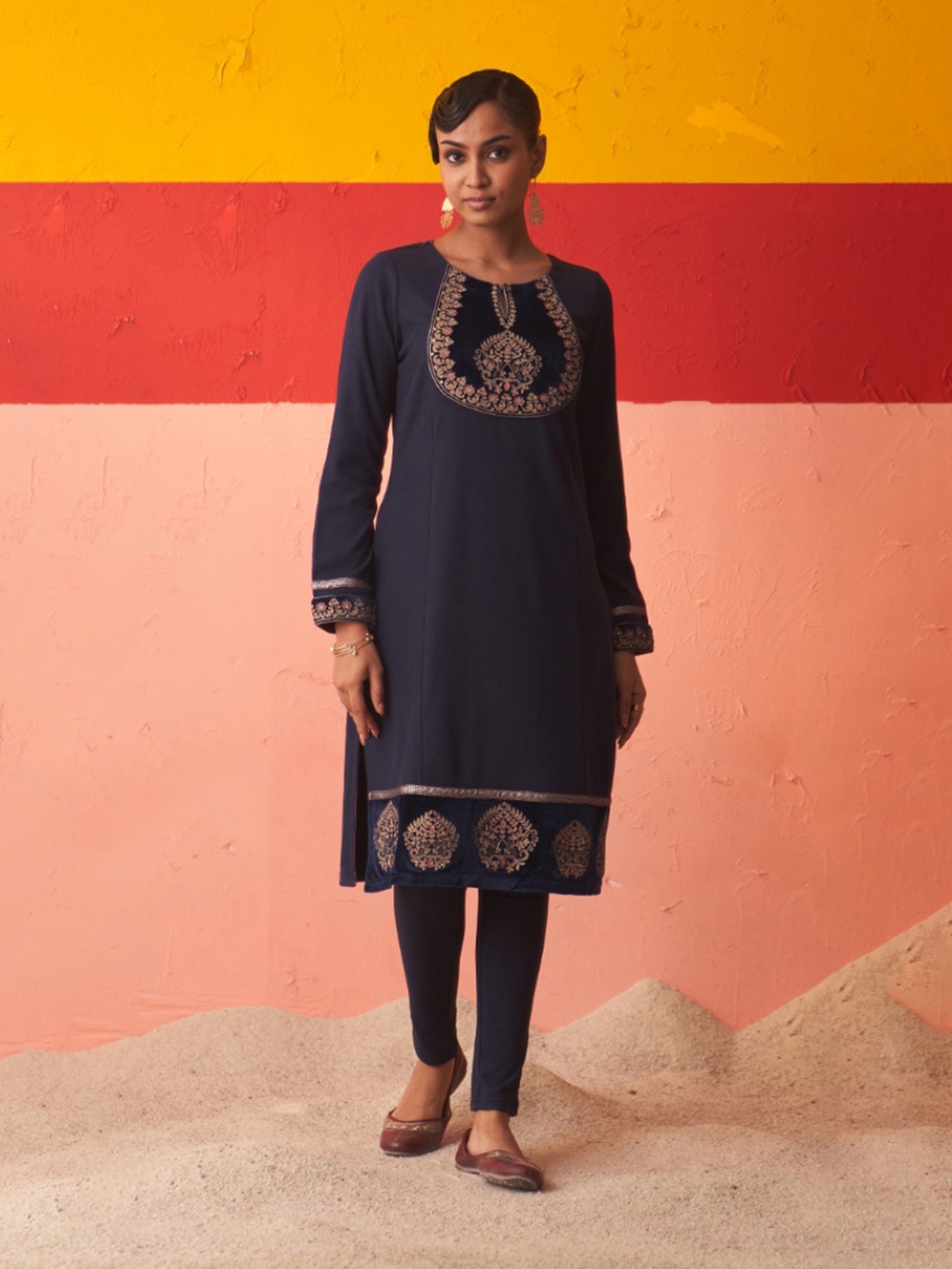 

Lakshita Ethnic Motifs Yoke Design Thread Work Woollen Straight Kurta, Blue