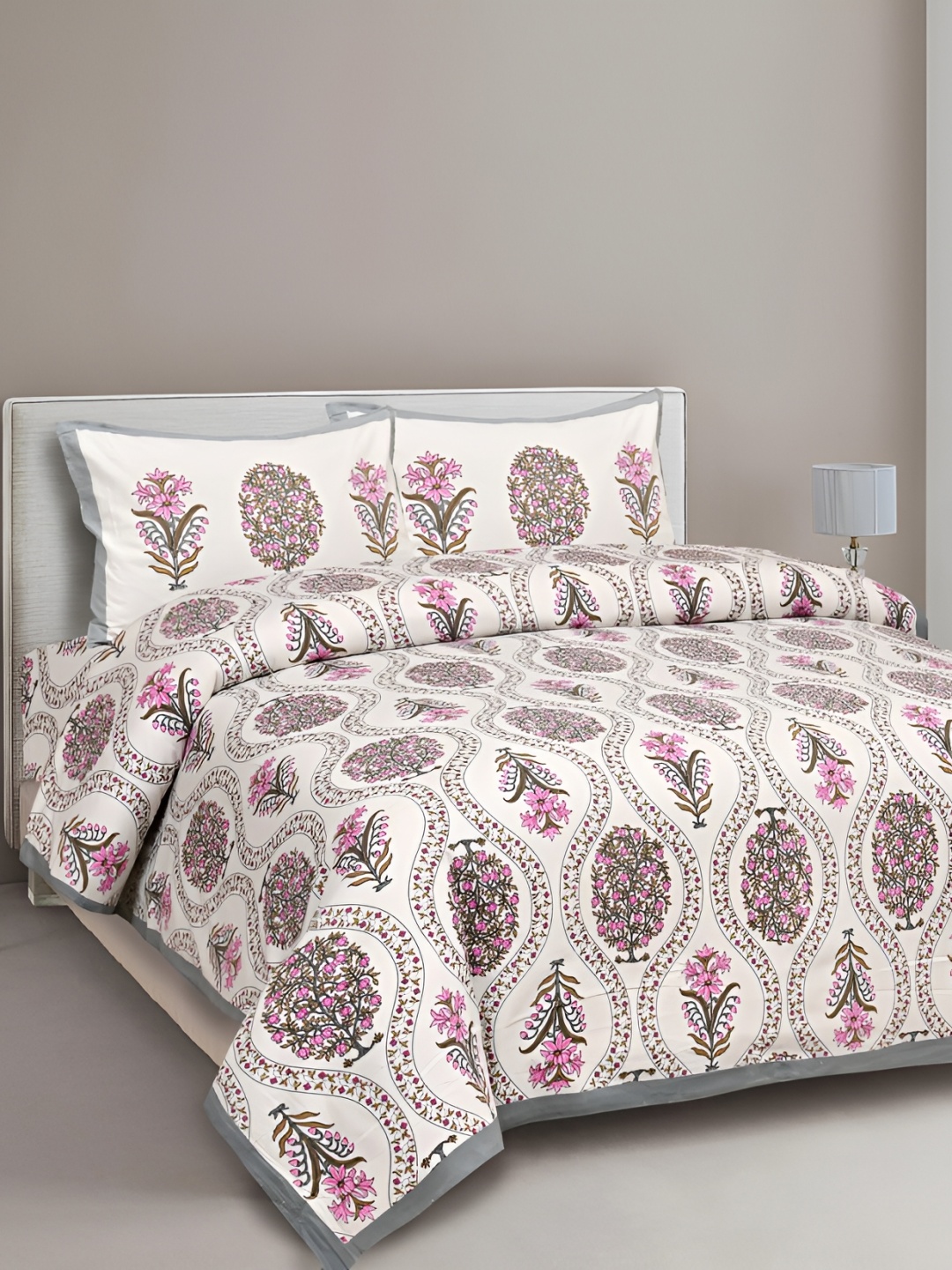 

Urban Jaipur Cream Pink Floral Cotton 186 TC King Bedsheet With 2 Pillow Covers