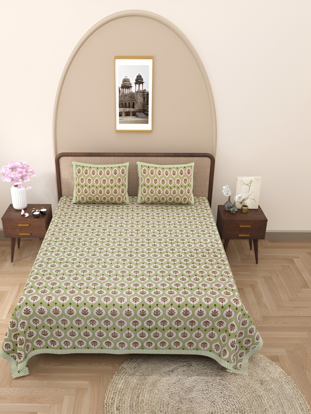 

Urban Jaipur Green White Floral Cotton 186 TC King Bedsheet With 2 Pillow Covers