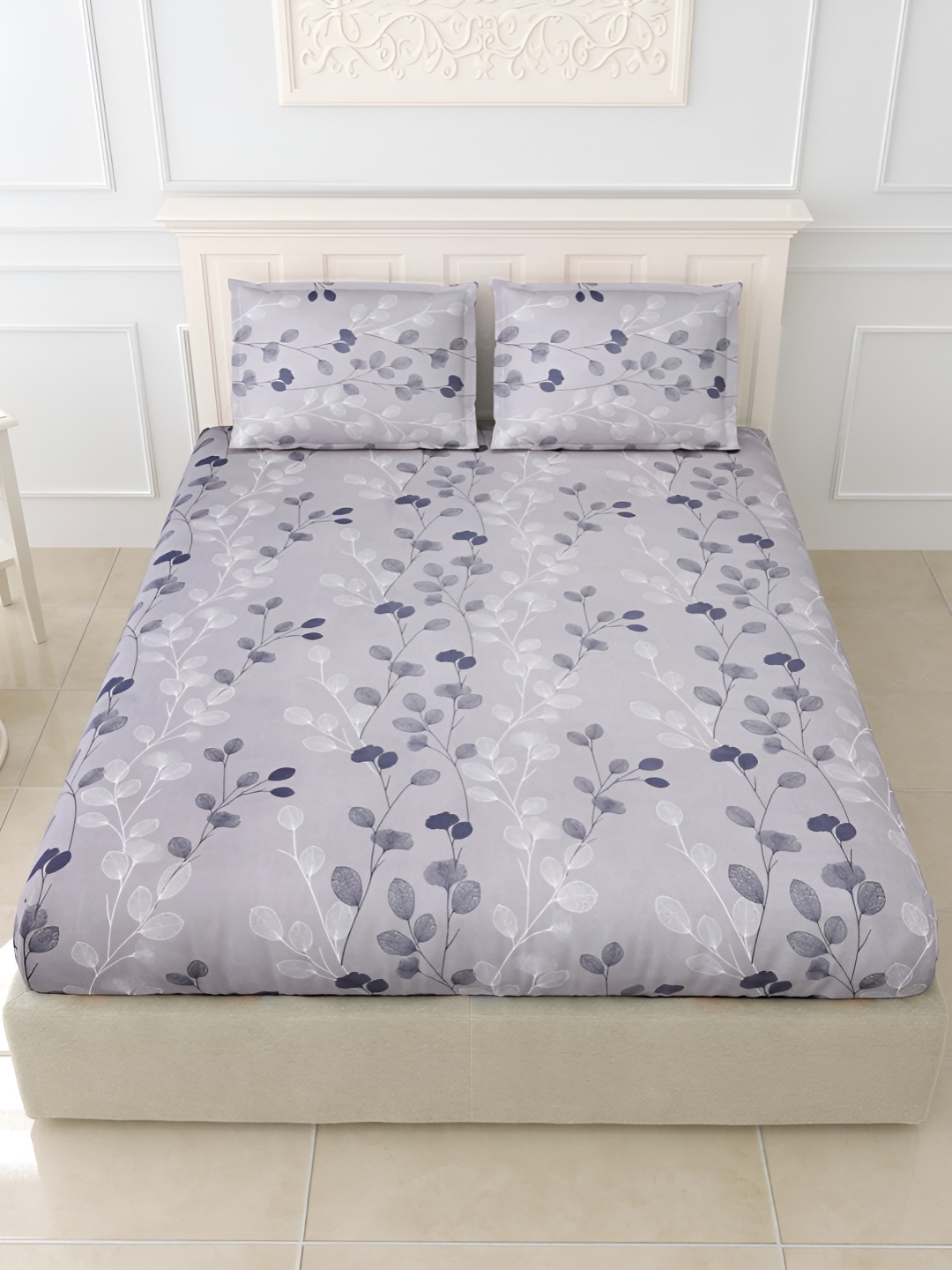 

Urban Jaipur Grey White Floral 144 TC King Bedsheet With 2 Pillow Covers