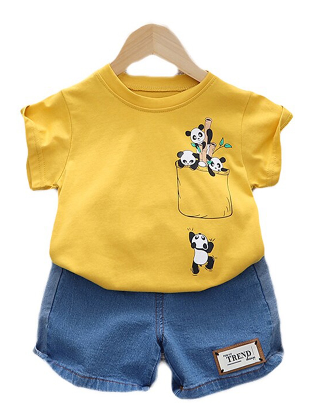 

StyleCast Kids Yellow Printed Pure Cotton T-shirt with Shorts