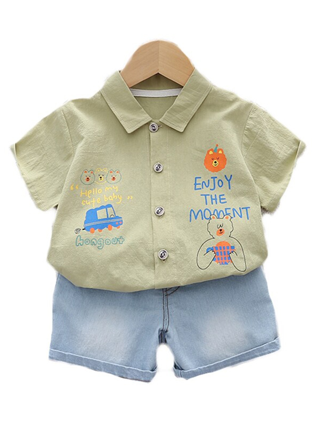 

StyleCast Kids Green Typographic Printed Pure Cotton Shirt With Shorts
