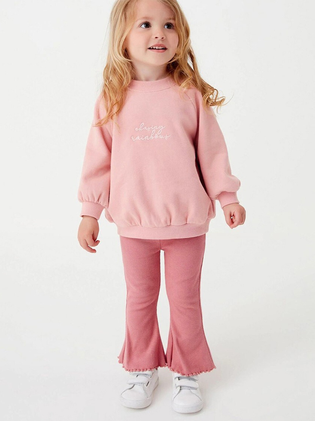 

StyleCast Girls Pink Typography Printed Pure Cotton T-shirt with Leggings
