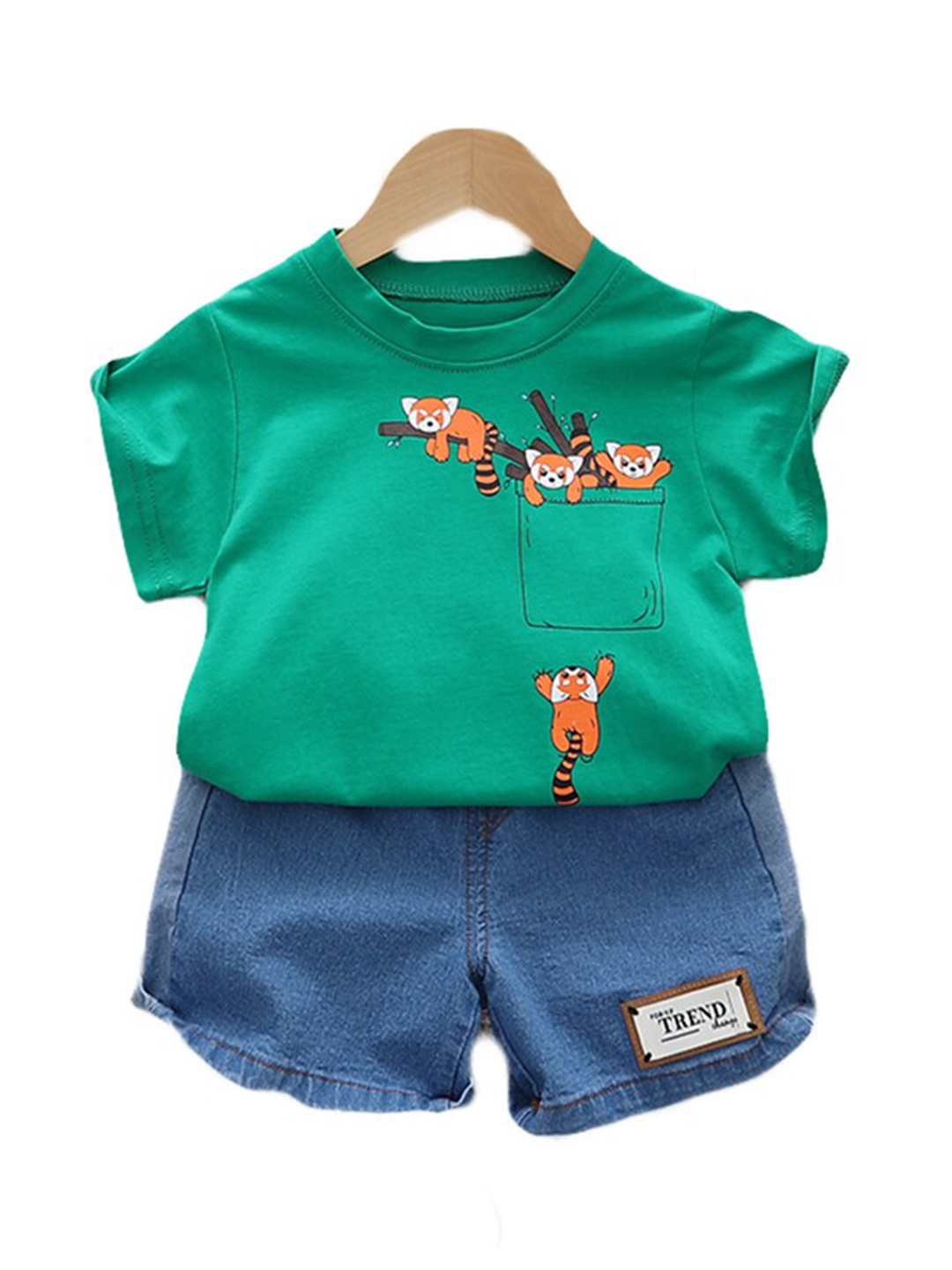 

StyleCast Unisex Kids Pure Cotton Printed T-shirt with Shorts, Green