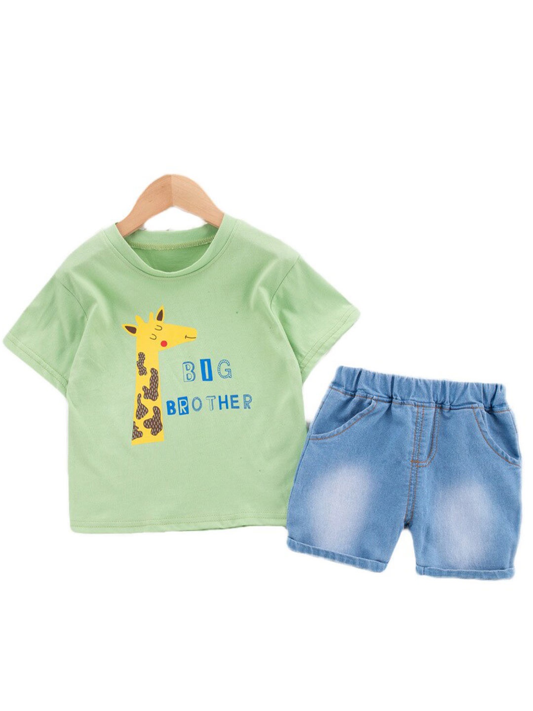 

StyleCast Kids Graphic Printed Pure Cotton T-shirt With Shorts, Green