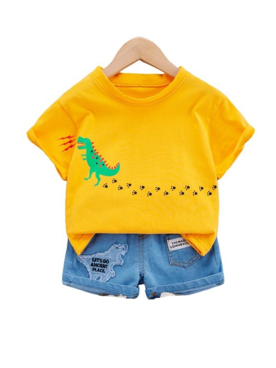 

StyleCast Kids Yellow Printed Pure Cotton T-shirt with Shorts