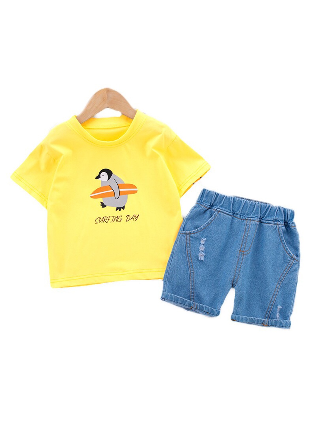 

StyleCast Kids Yellow Printed Pure Cotton T-shirt With Shorts