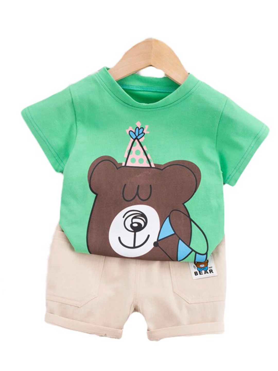 

StyleCast Kids Green Printed Pure Cotton T-shirt with Shorts