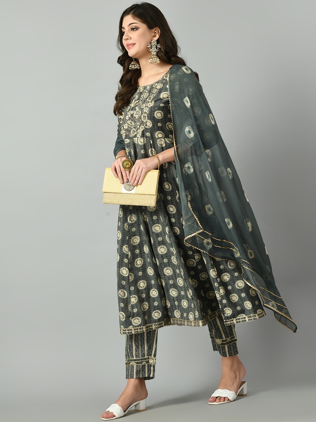 

DOISA Ethnic Motifs Printed Thread Work Anarkali Kurta with Trousers & With Dupatta, Grey