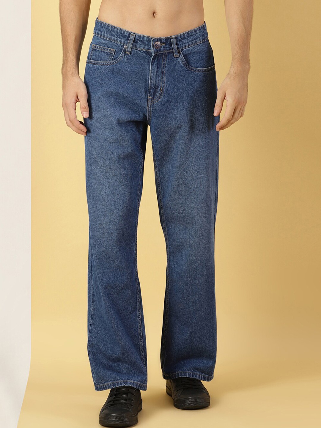 

Thomas Scott Men Mid Rise Comfort Relaxed Fit Clean Look Light Fade Cotton Jeans, Blue