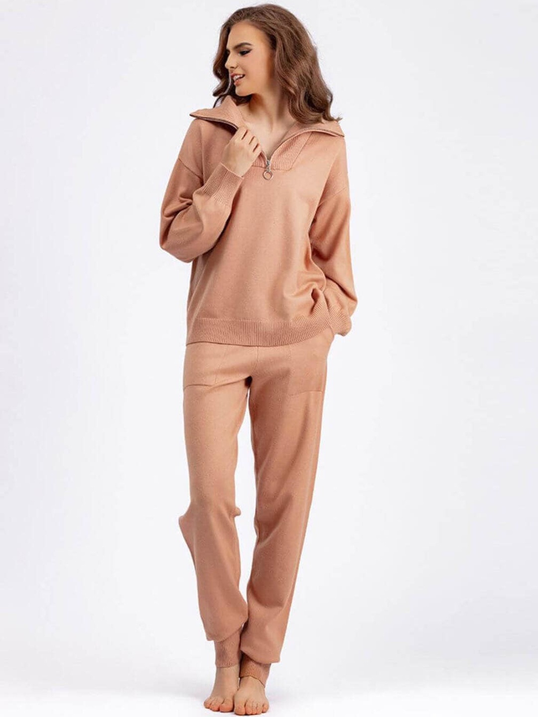 

FancyPants Pure Woollen Sweatshirt With Joggers, Nude