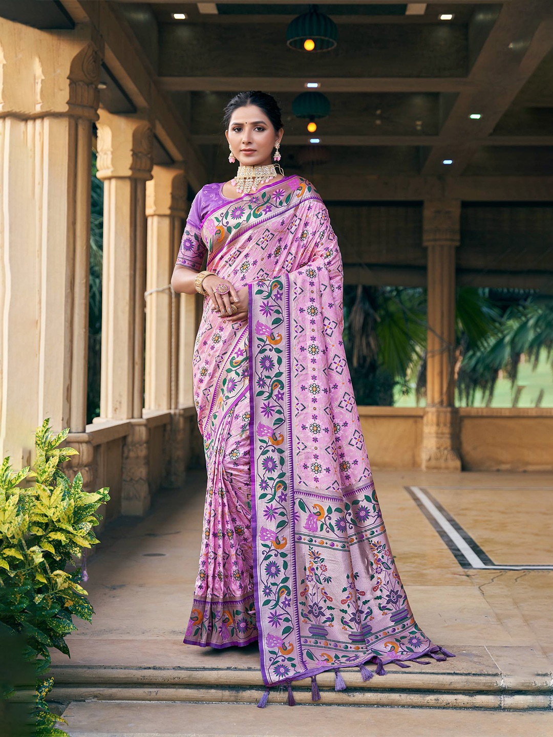 

VISHNU WEAVES Ethnic Motifs Woven Design Zari Pure Silk Patola Saree, Pink