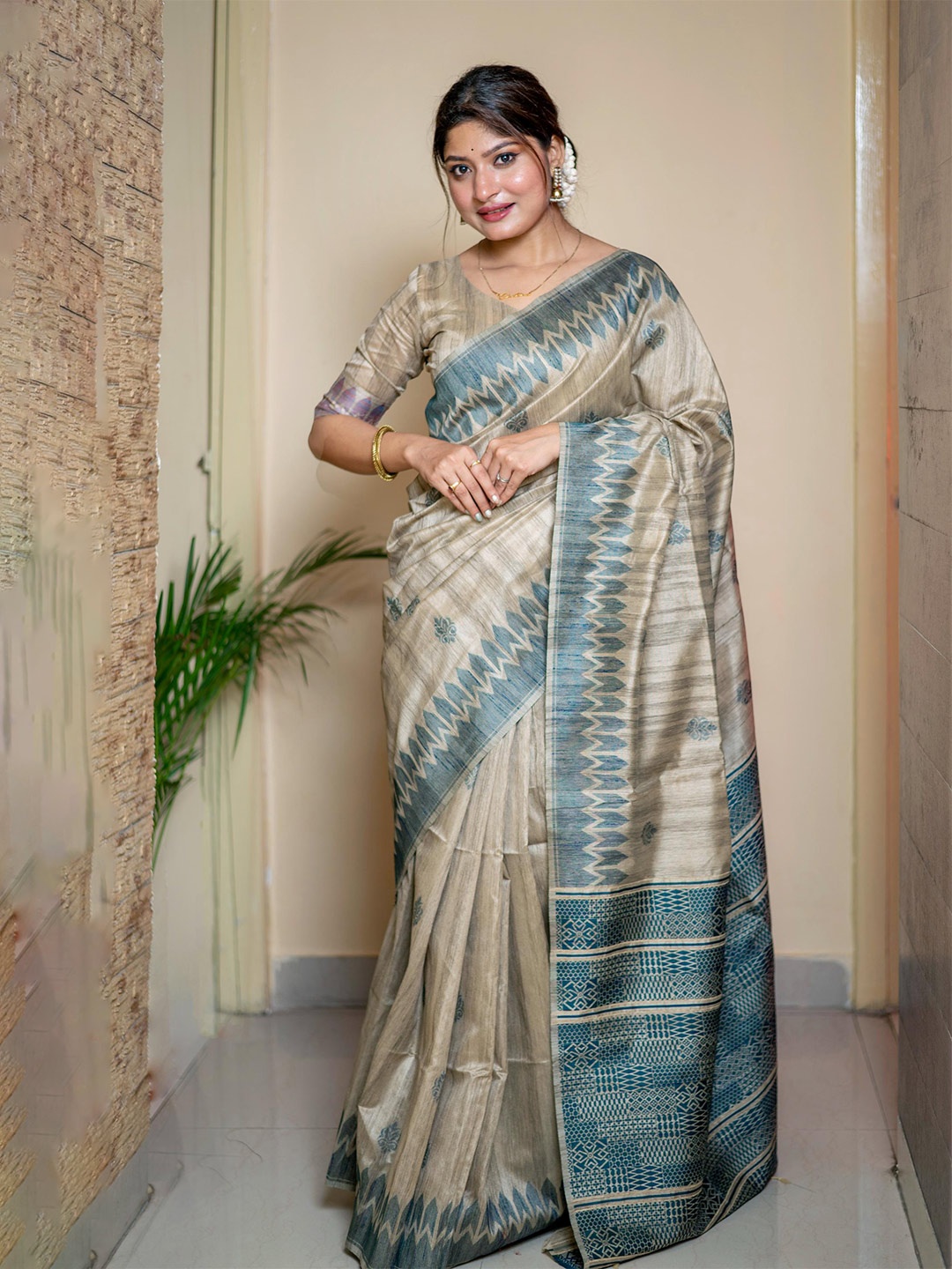 

VISHNU WEAVES Ethnic Woven Design Zari Jute Silk Tussar Saree, Teal