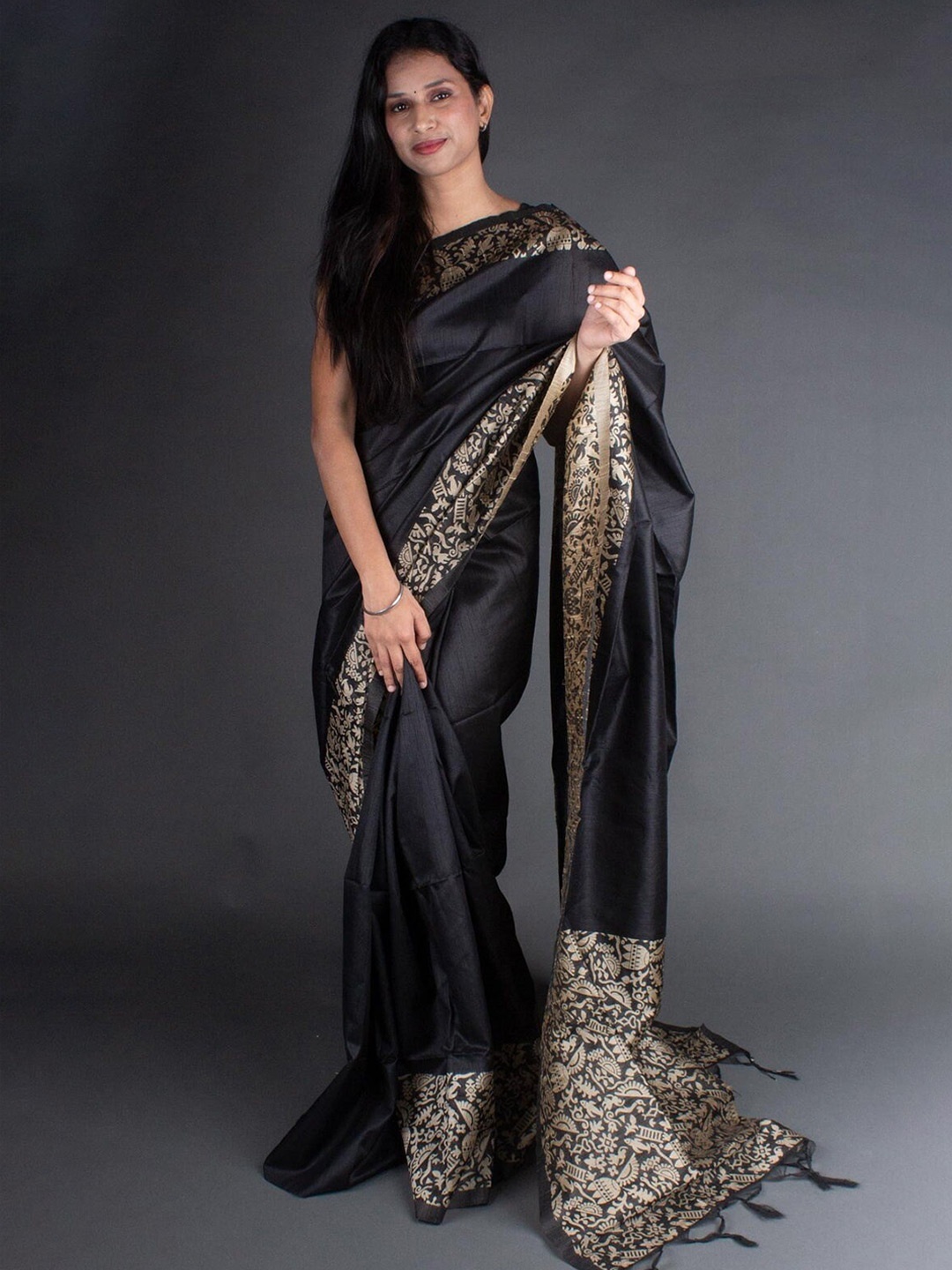 

VISHNU WEAVES Ethnic Motifs Printed Bhagalpuri Saree, Black