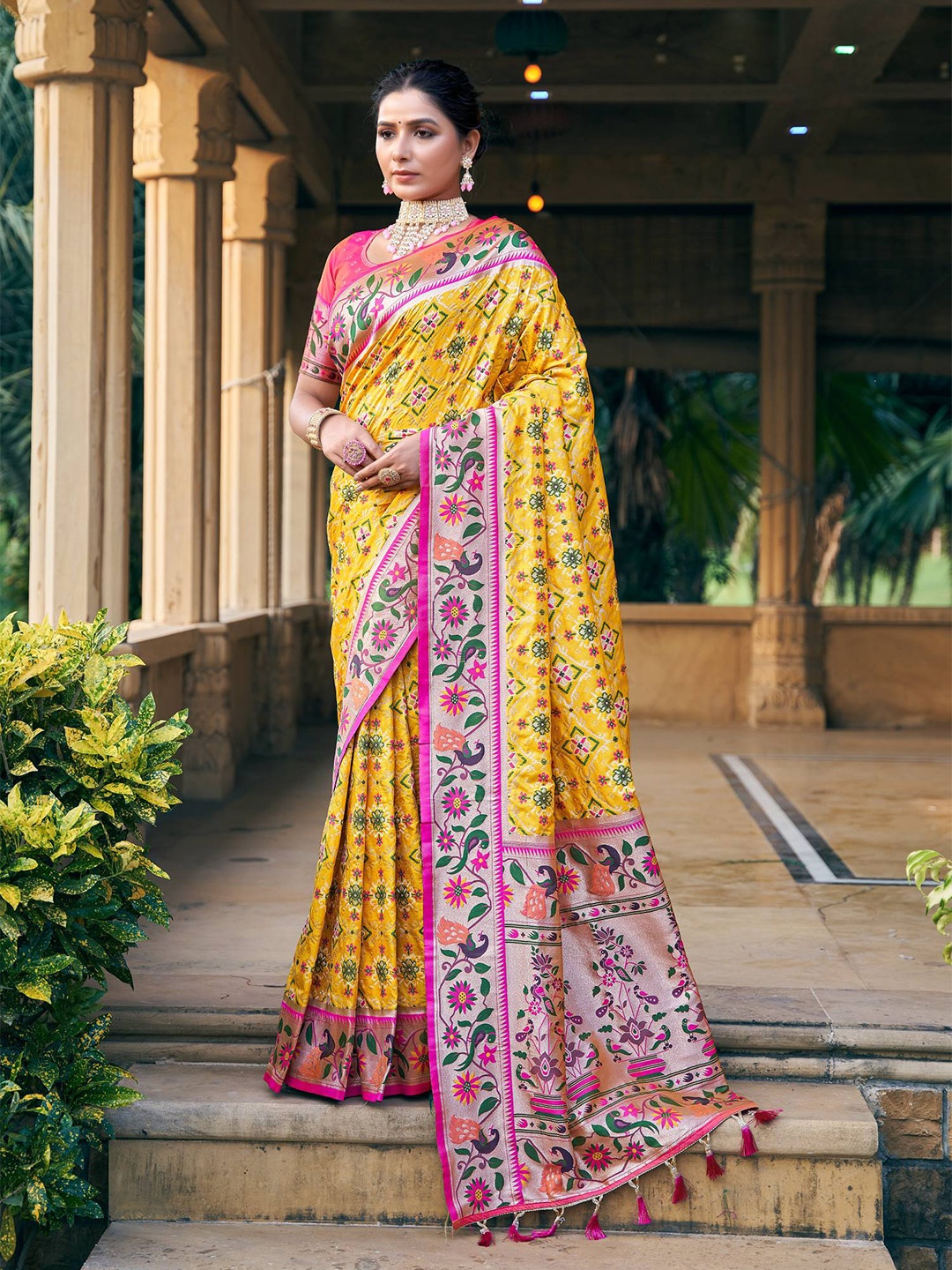 

VISHNU WEAVES Ethnic Motifs Zari Pure Silk Designer Patola Saree, Yellow