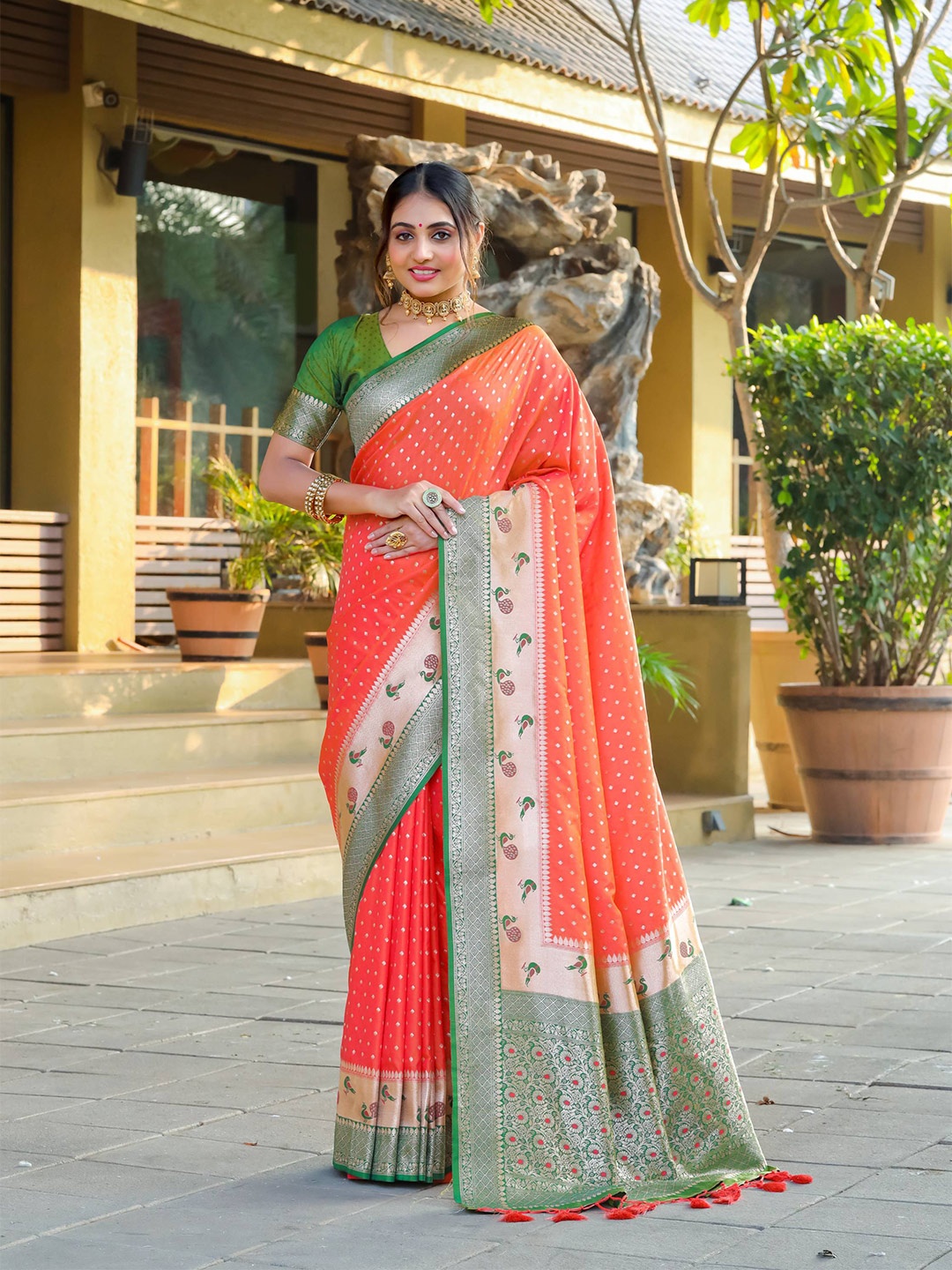 

VISHNU WEAVES Ethnic Motifs Zari Pure Silk Designer Bandhani Saree, Coral