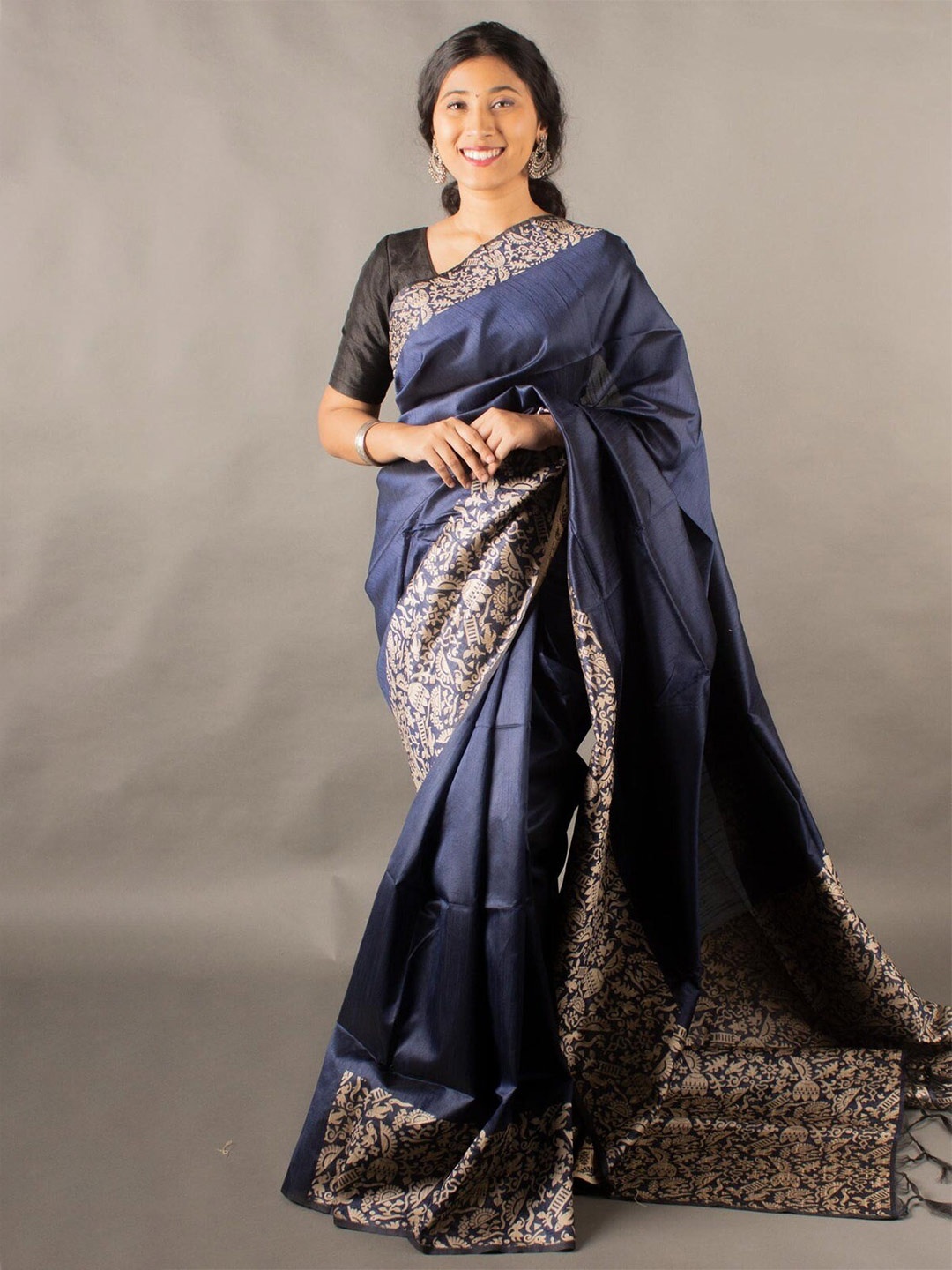 

VISHNU WEAVES Embellished Zari Bhagalpuri Saree, Navy blue