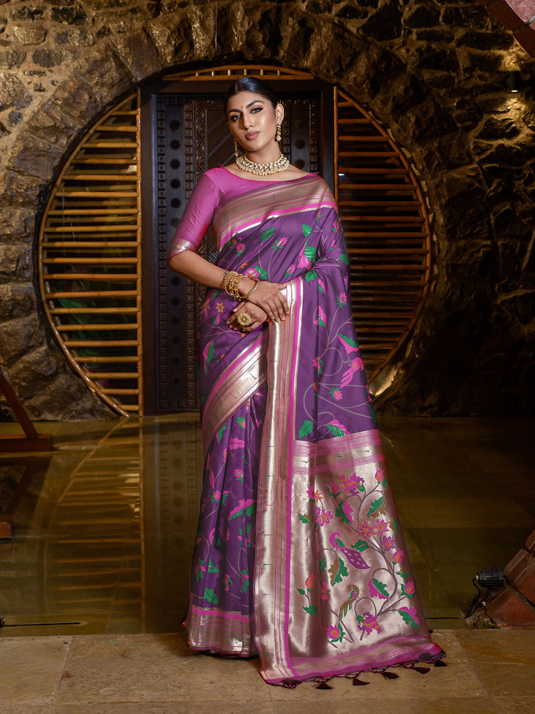 

VISHNU WEAVES Ethnic Motifs Zari Pure Silk Designer Banarasi Saree, Purple
