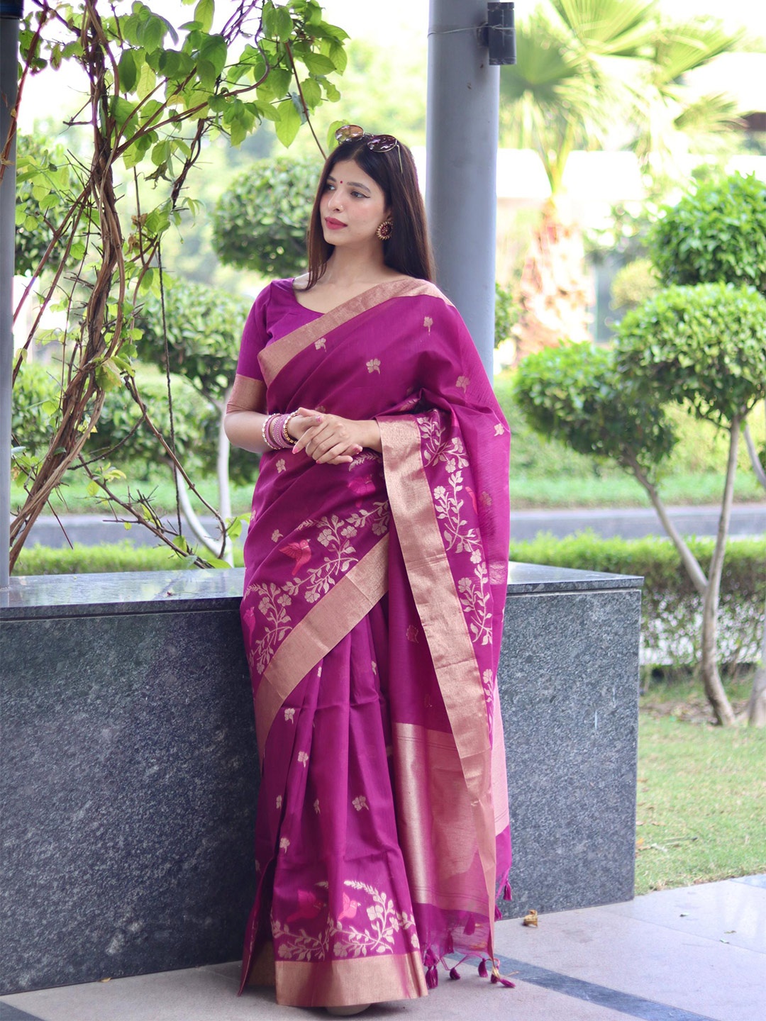 

VISHNU WEAVES Kalamkari Zari Silk Blend Mysore Silk Saree, Purple
