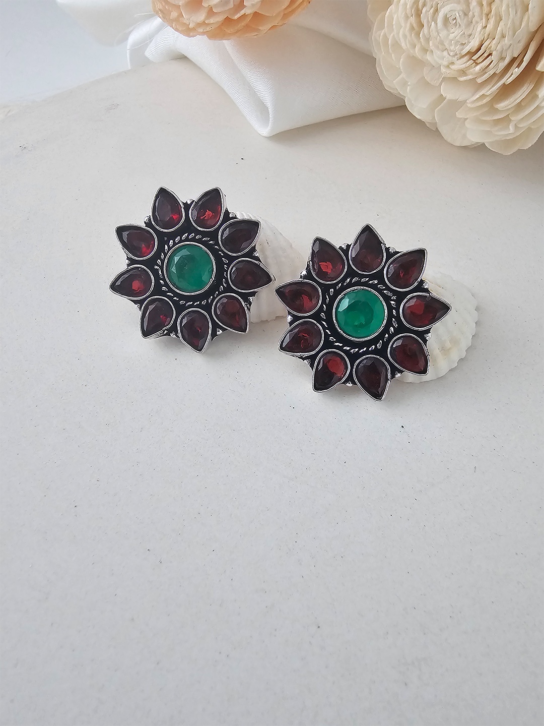 

Binnis Wardrobe Silver-Plated German Silver Floral Stud Earrings, Red