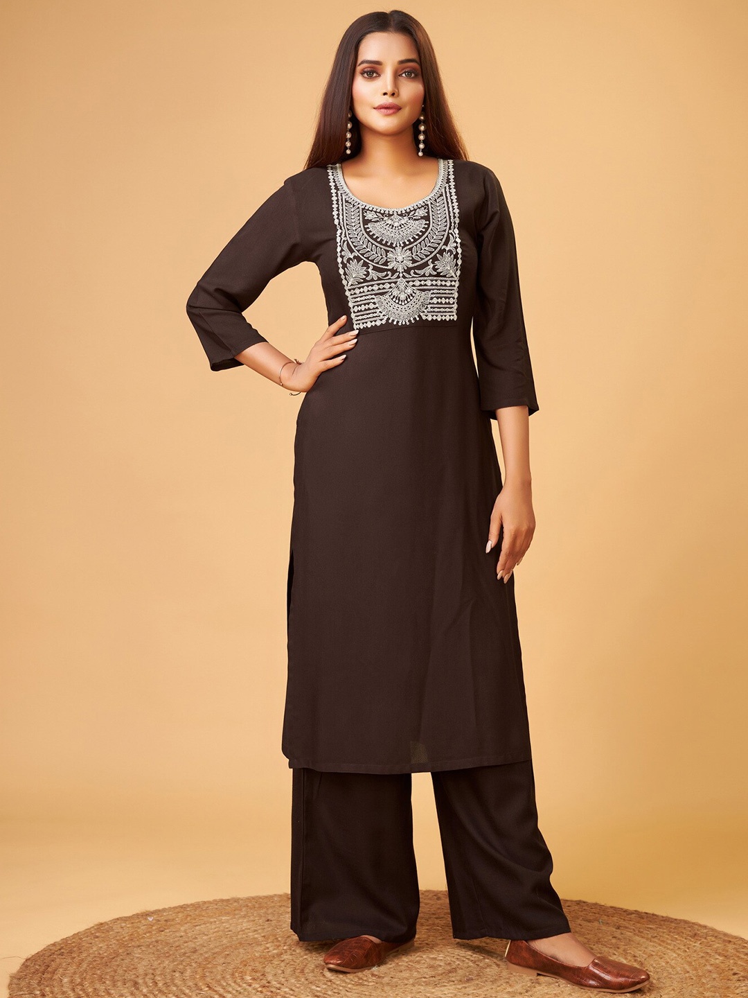 

soan Ethnic Motifs Yoke Design Round Neck Thread Work Straight Kurta, Brown