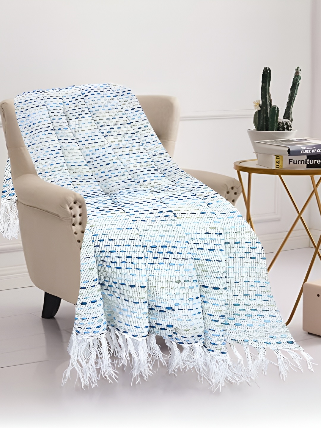 

SAJAVAT Turquoise Blue & White Self-Designed Cotton Throw