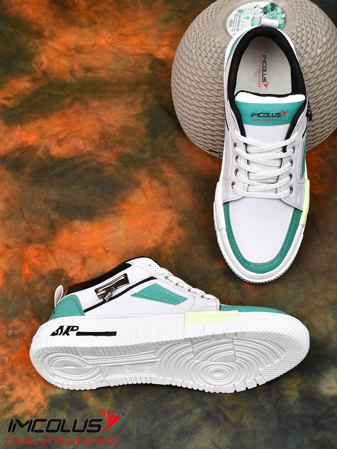 

IMCOLUS Men Colourblocked Lace-Up Sneakers, White