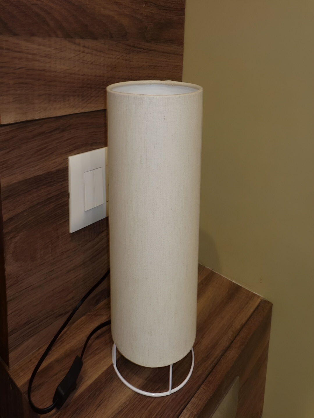 

Mufasa Beige Cotton with Bulb Cylindrical Table Lamp