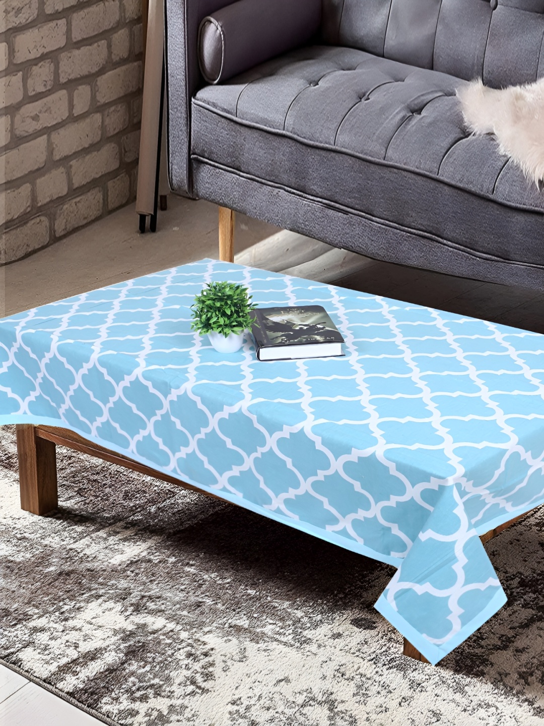 

Texstylers Blue & White Geometric Printed Anti-Slip Cotton 4-Seater Table Cover