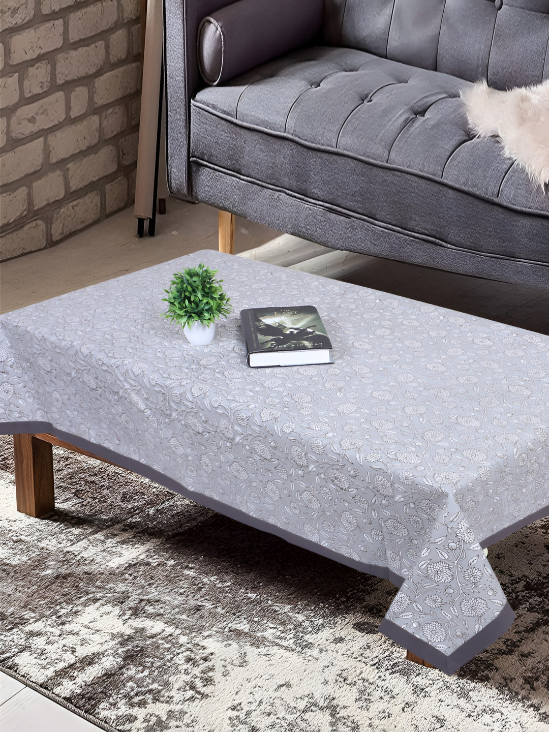 

Texstylers Grey & White Floral Anti Slip Cotton 4 Seater Rectangle Table Cover