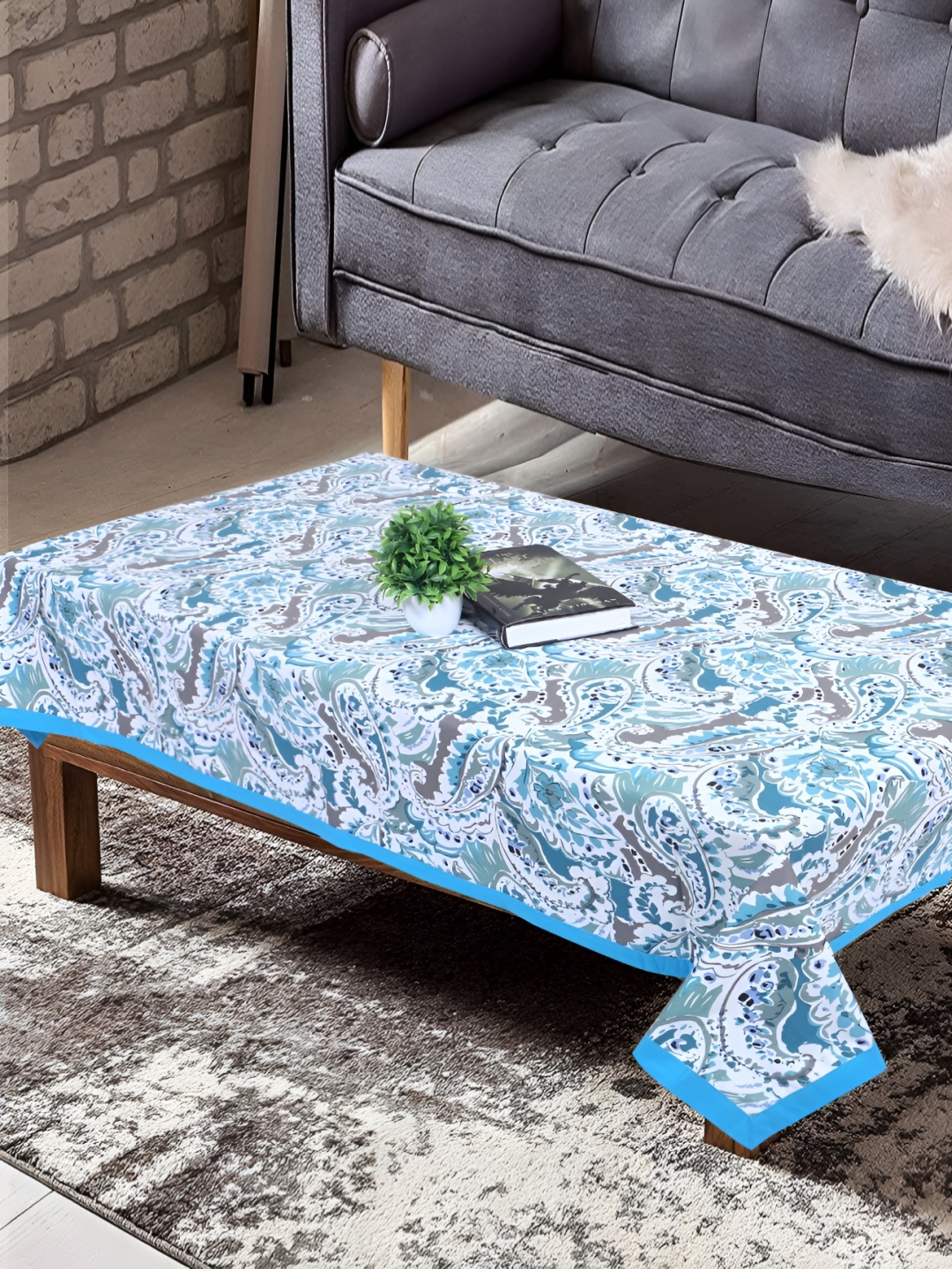 

Texstylers Blue & White Floral Anti Slip Cotton 4 Seater Rectangle Table Cover
