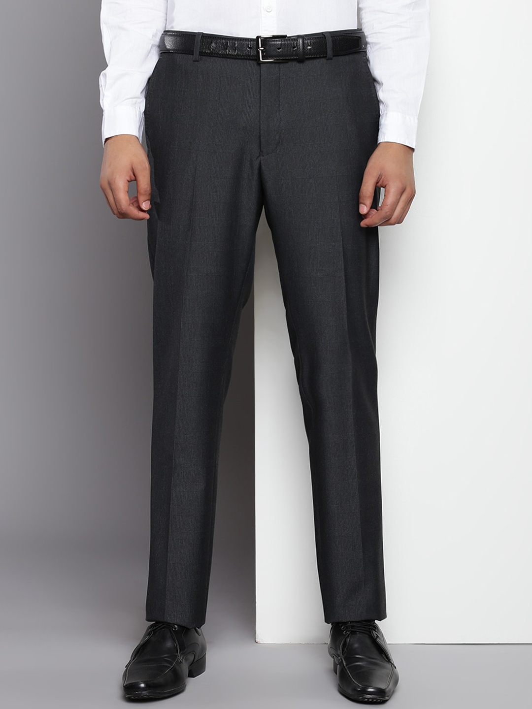 

Tommy Hilfiger Men Mid-Rise Checked Formal Trousers, Grey