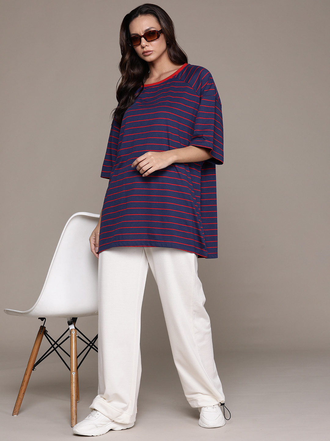 

The Roadster Lifestyle Co. Women Striped Oversized T-shirt, Navy blue